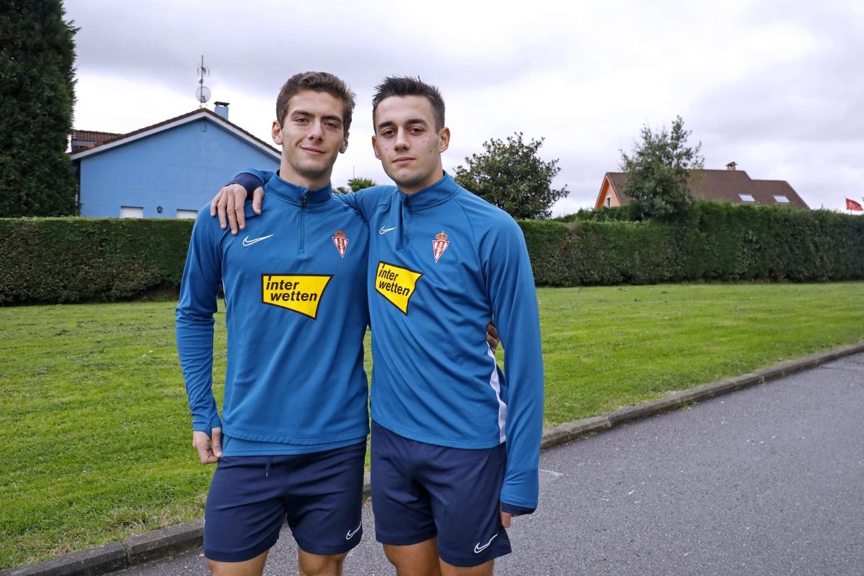 José Gragera y Pedro Díaz posan juntos para EL COMERCIO antes del entrenamiento.