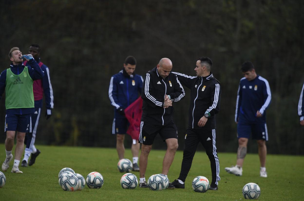 Javi Rozada, durante el entrenamiento de ayer, en El Requexón.