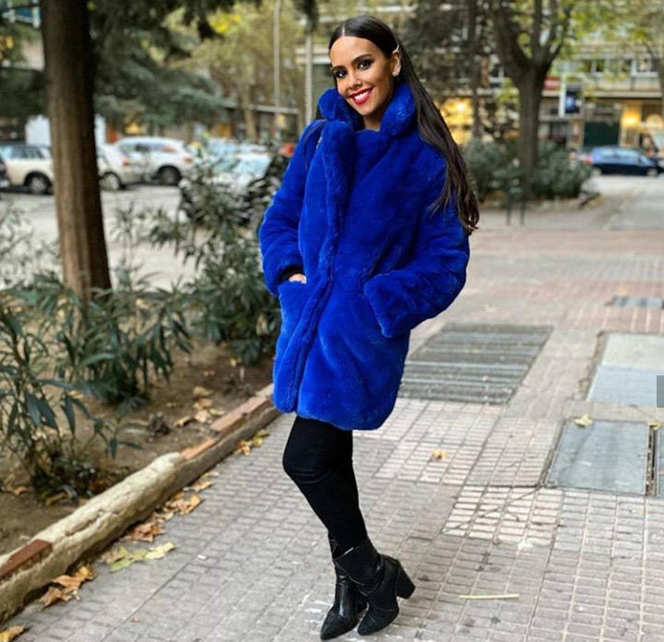 Abrigos tipo peluche, botas de caña alta, blusas de estilo victoriano, pantalones con efecto cuero, estampado de pata de gallo y vestidos de lentejuelas, serán las prendas y tendencias imprescindibles en tus estilismos de invierno. Estos looks te inspirarán para saber cómo llevarlas ¿Cuáles son tus favoritos?