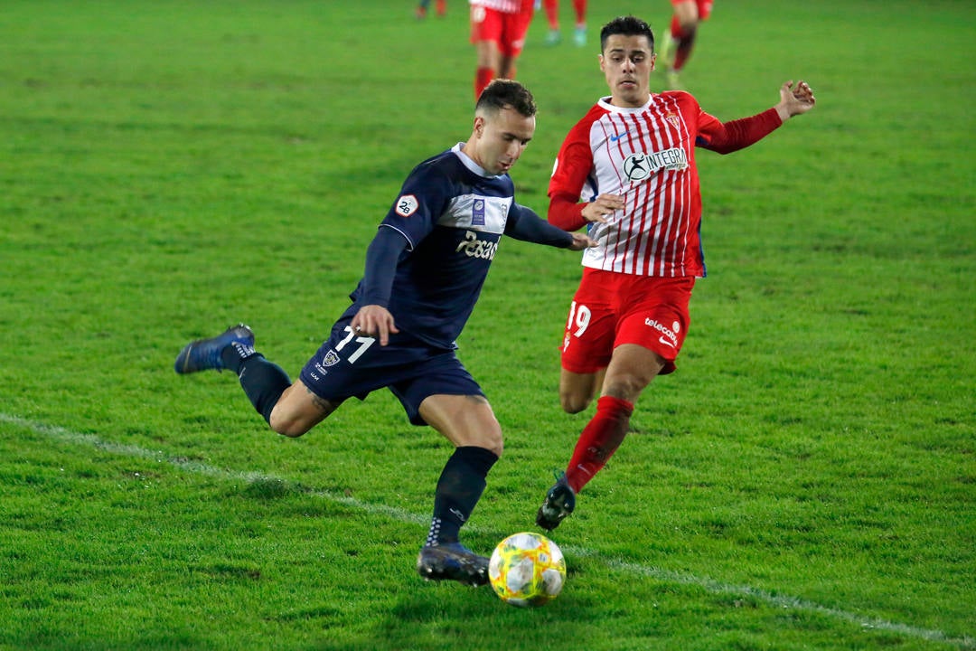 Un penalti dio la victoria a los luanquinos en un duelo con pocas ocasiones de gol 