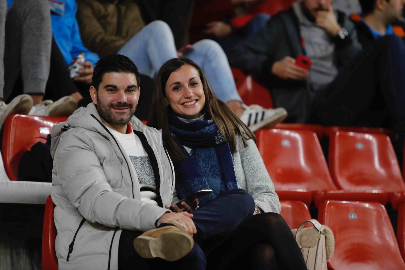 Fotos: ¿Estuviste en el Sporting - Ponferradina? ¡Búscate!