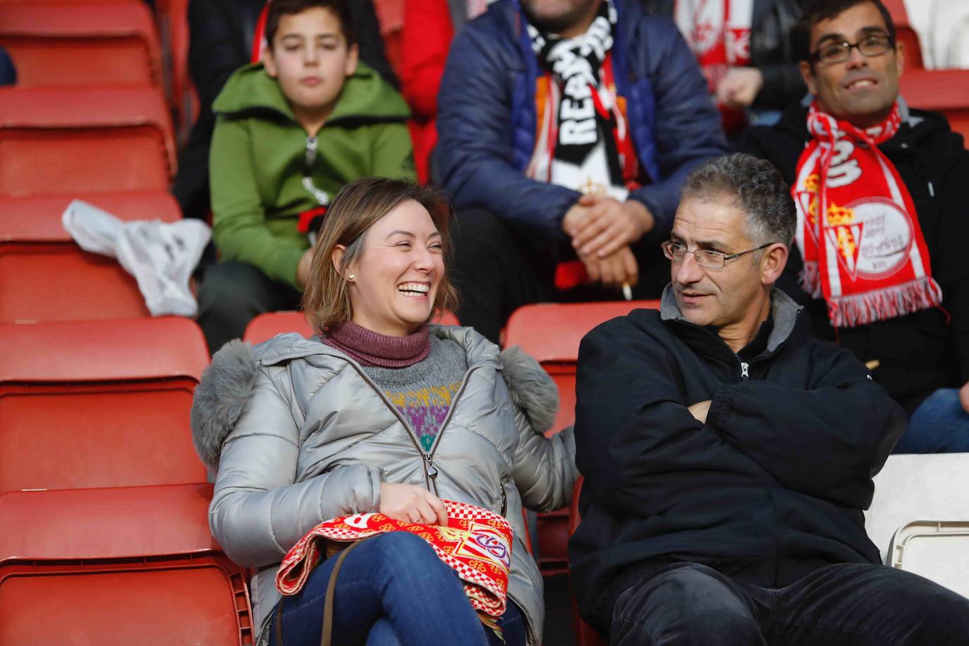 Fotos: ¿Estuviste en el Sporting - Ponferradina? ¡Búscate!