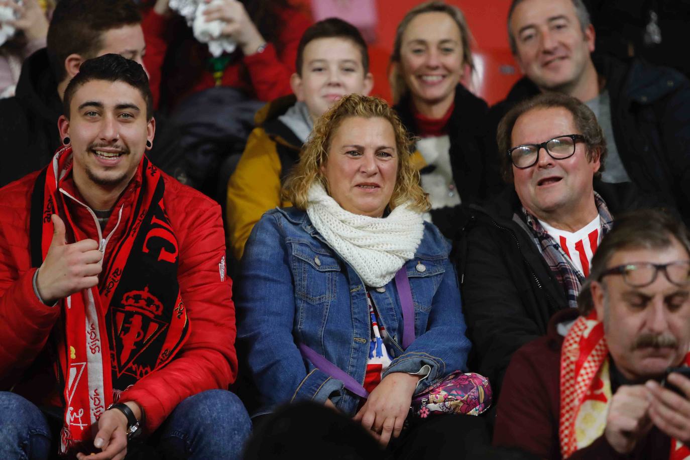 Fotos: ¿Estuviste en el Sporting - Ponferradina? ¡Búscate!