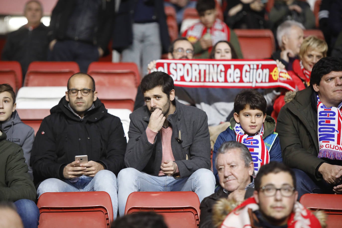 Fotos: ¿Estuviste en el Sporting - Ponferradina? ¡Búscate!