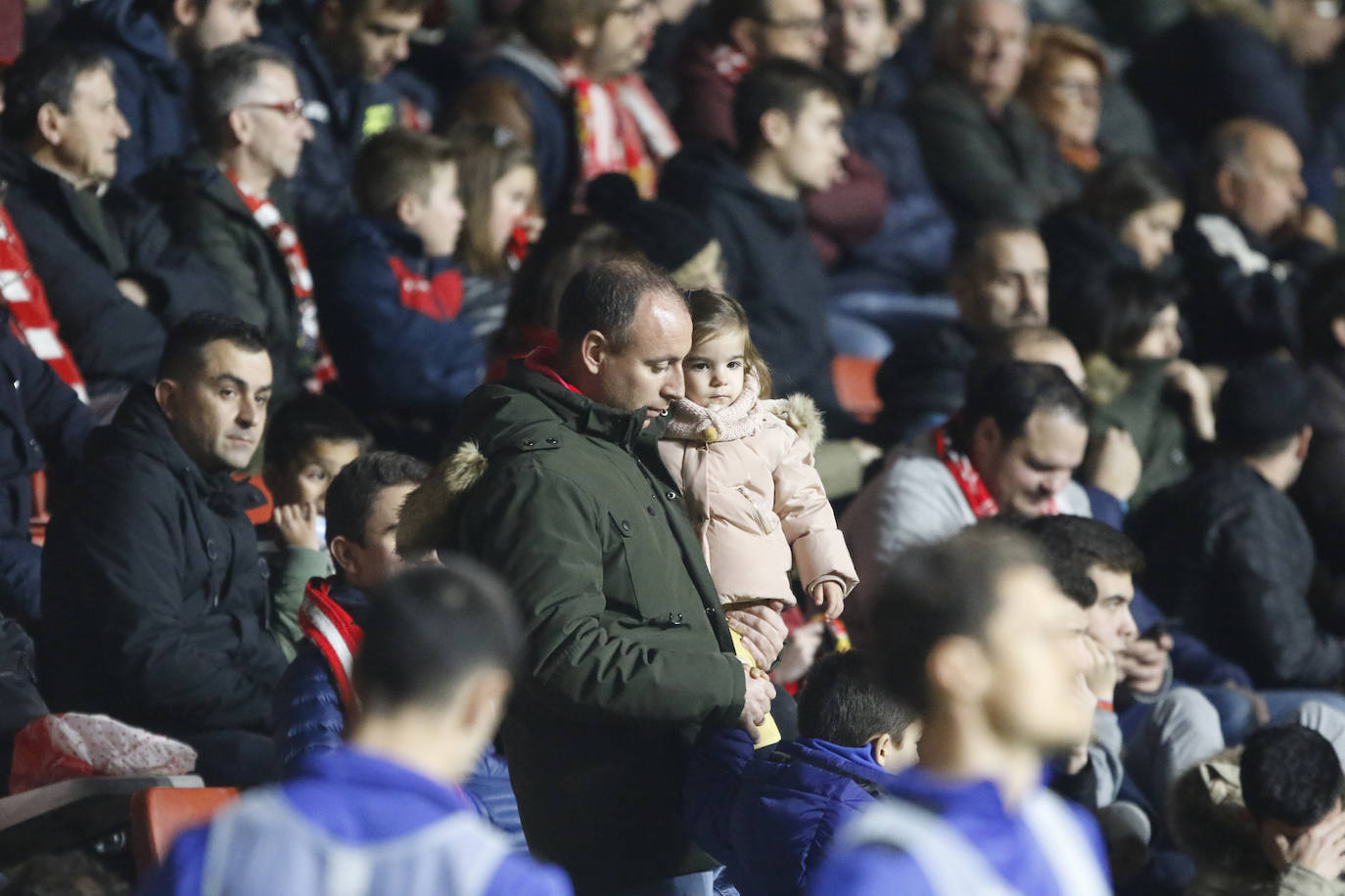 Fotos: ¿Estuviste en el Sporting - Ponferradina? ¡Búscate!