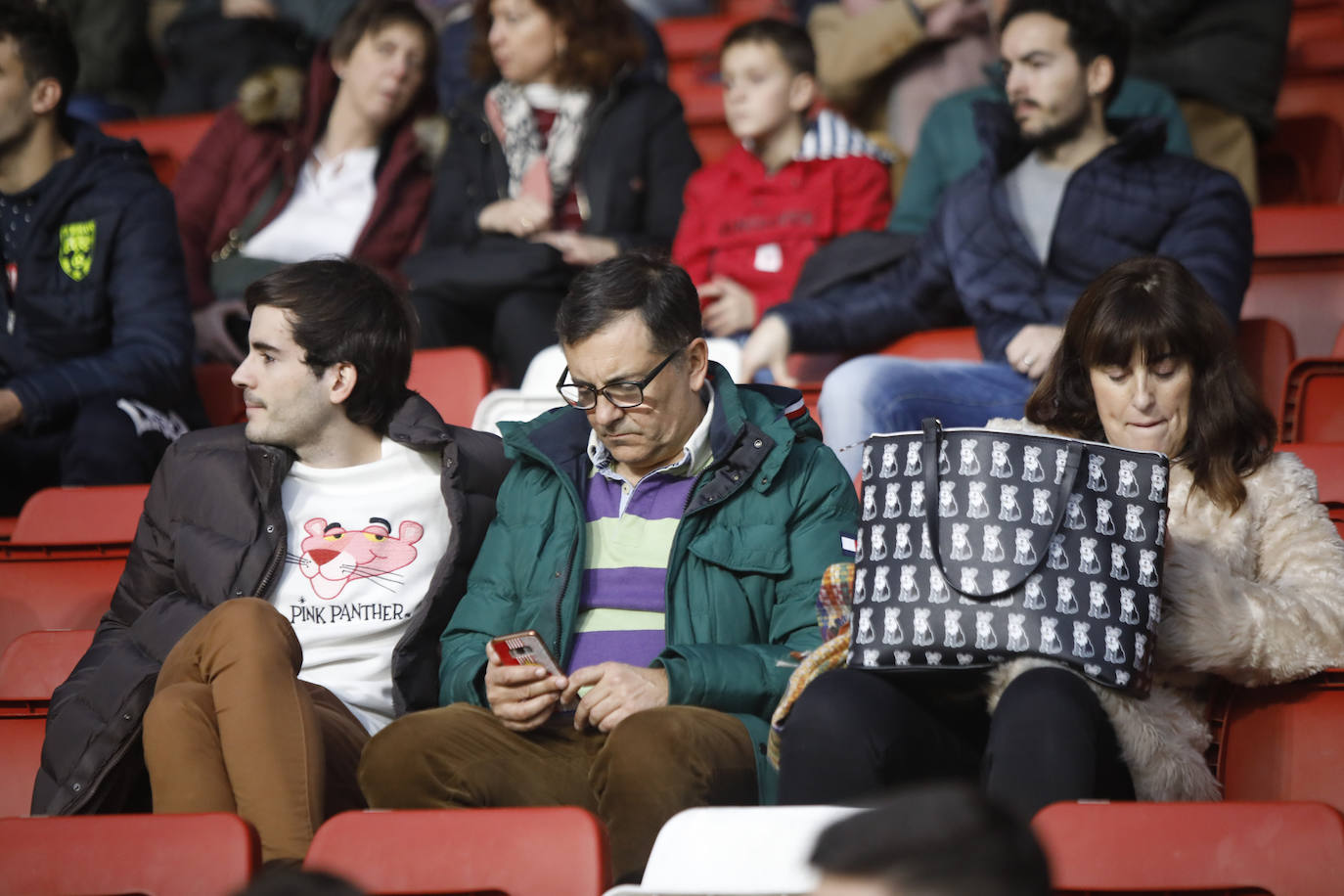 Fotos: ¿Estuviste en el Sporting - Ponferradina? ¡Búscate!