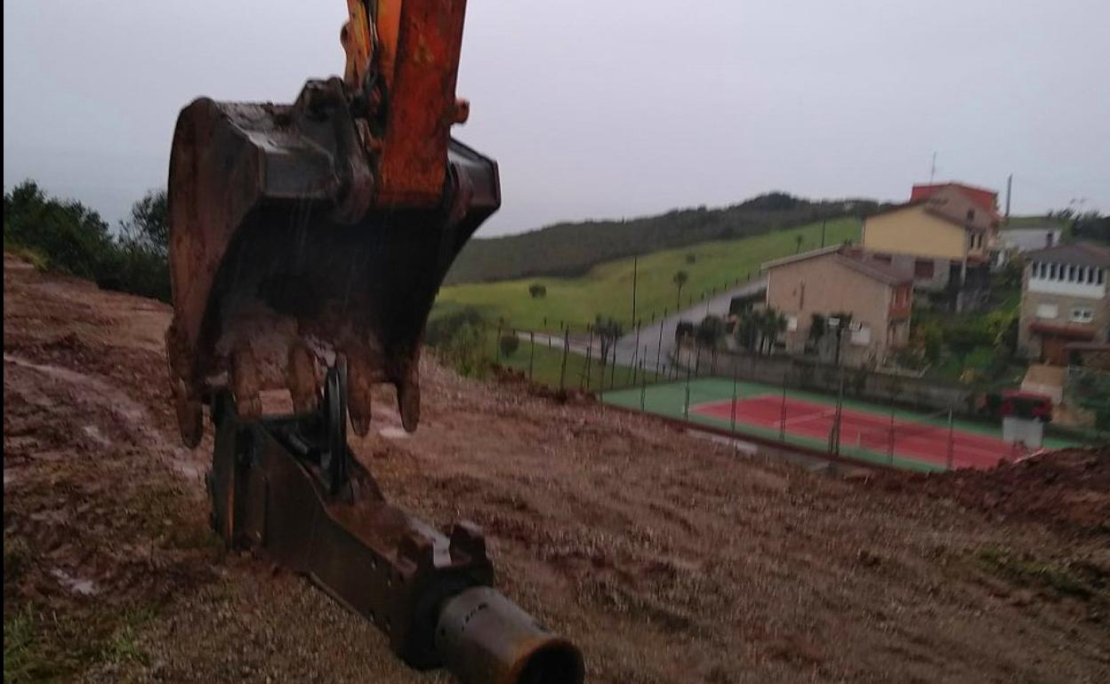 Trabajos de estabilización de la zona afectada por el derrumbe. 