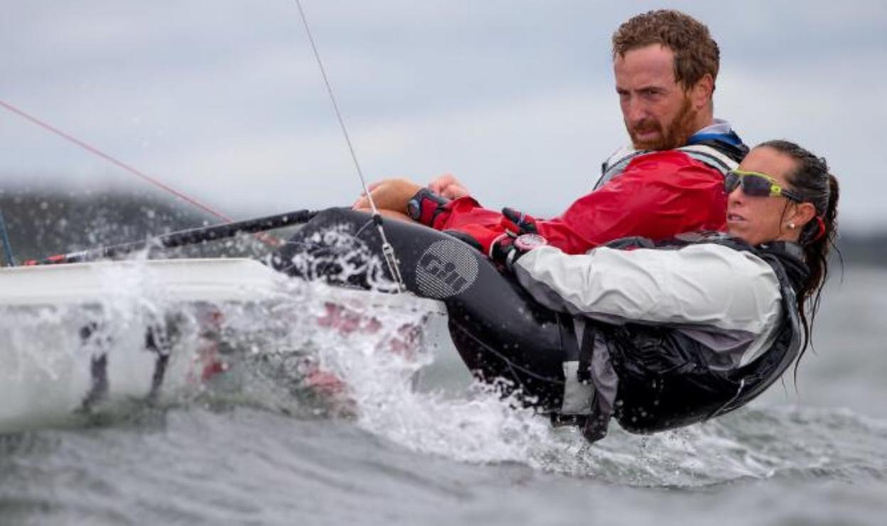 La regatista gijonesa, junto a su compañero Martín Bermúdez, durante una regata. 