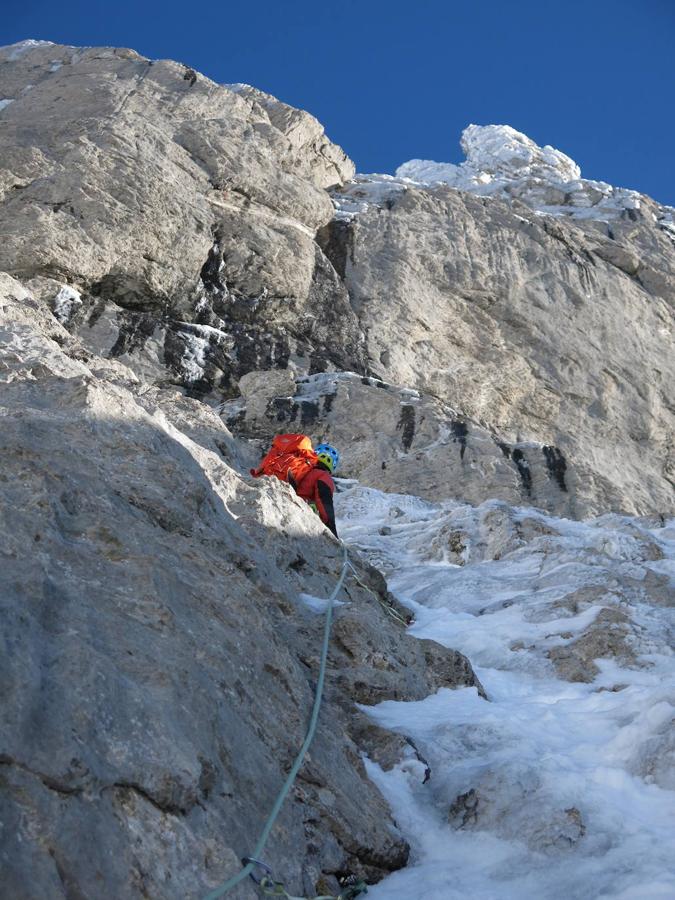 Fotos: Desafío de nieve y hielo en la montaña asturiana