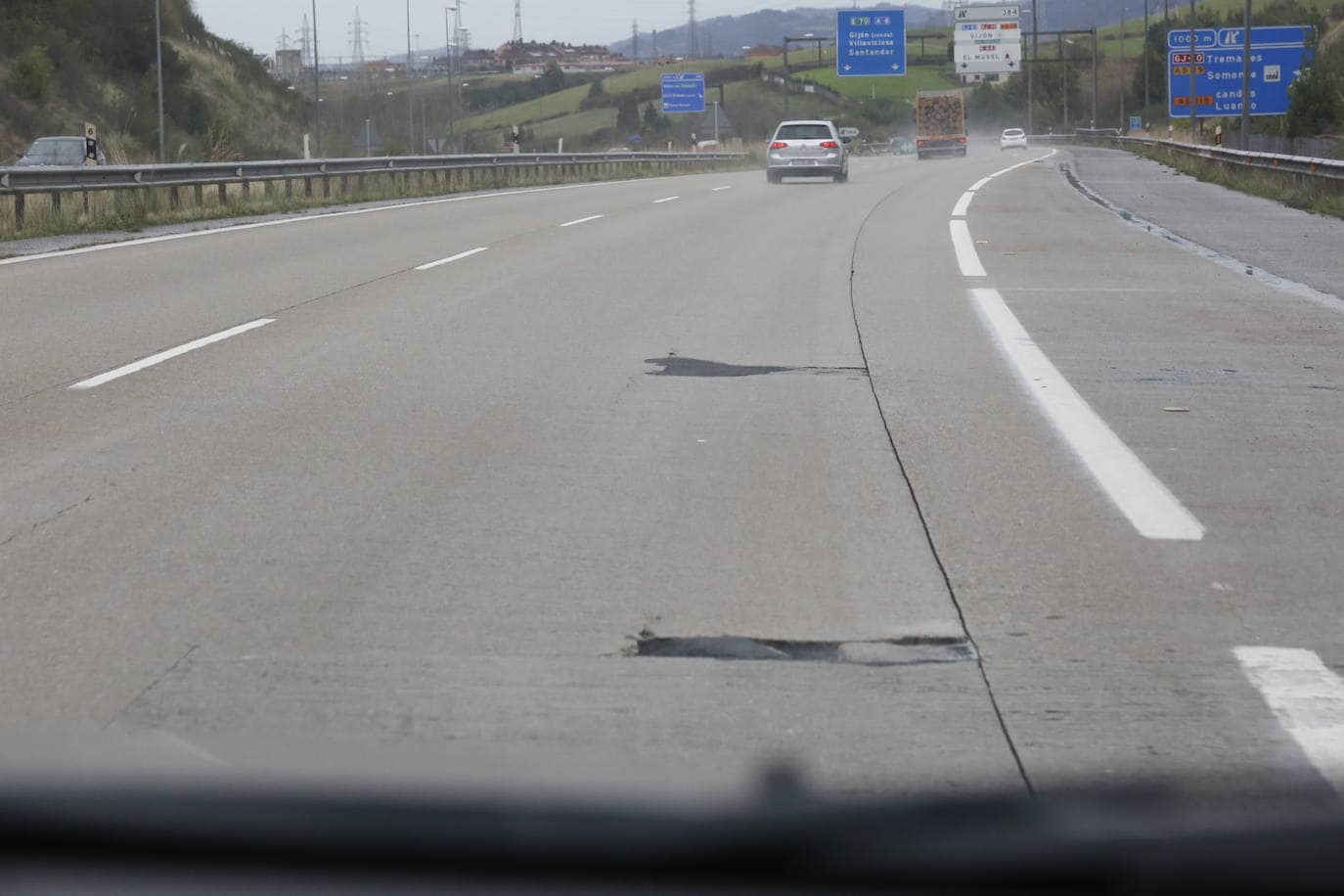 Fotos: Los baches que complican la autopista ‘Y’