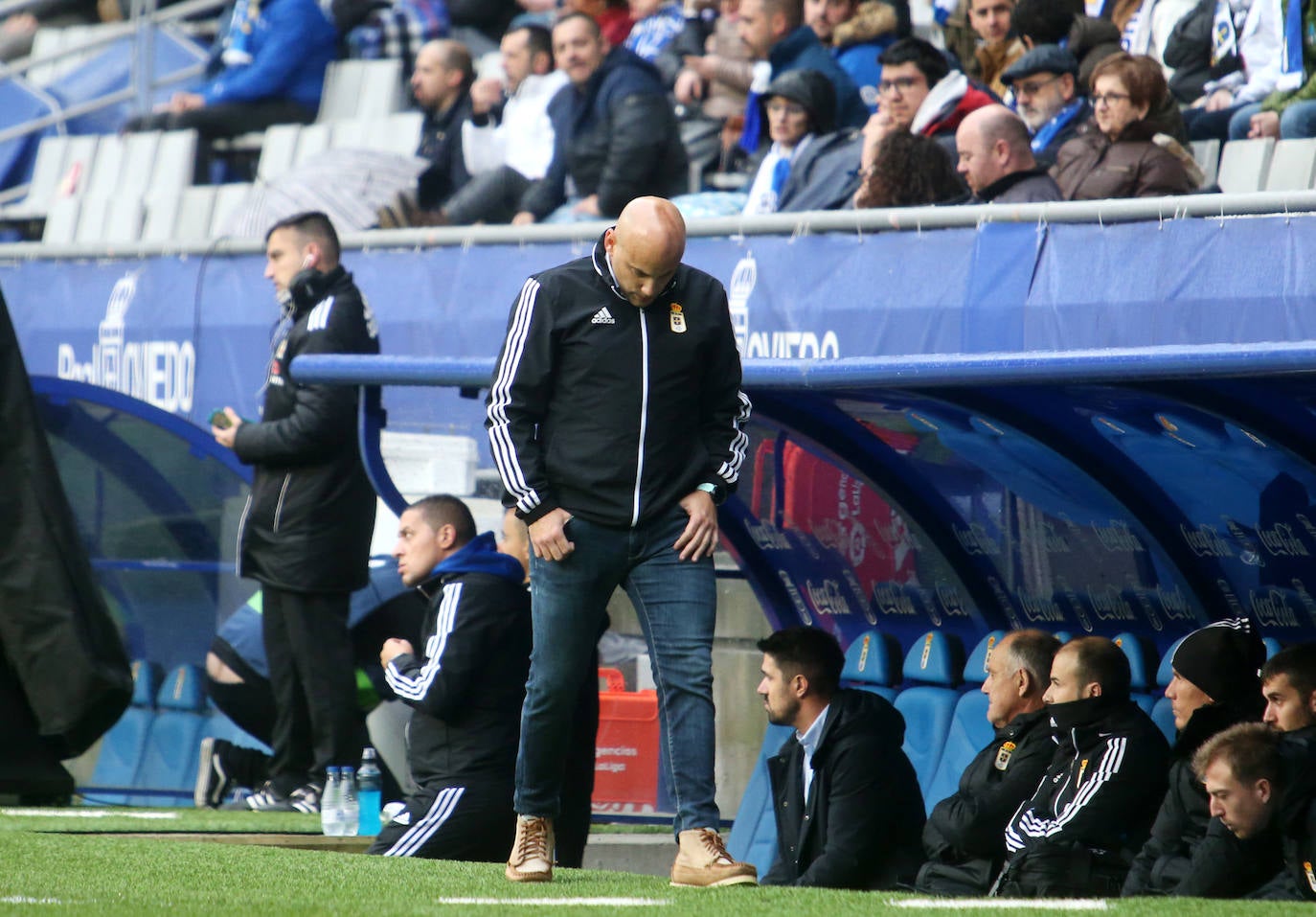 Real Oviedo 0-2 Cádiz, en imágenes