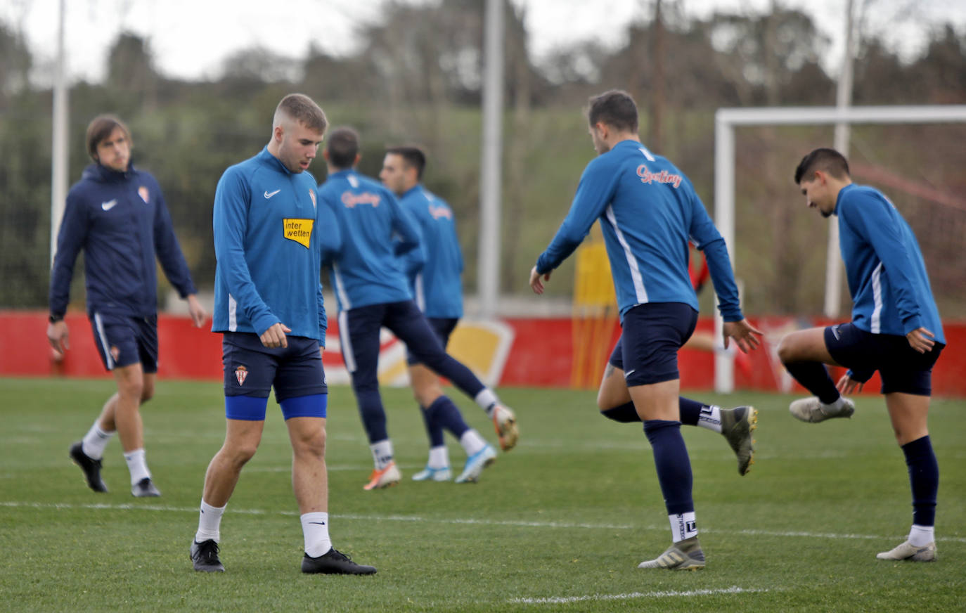 Los de José Alberto han entrenado este miércoles tras la derrota del martes contra el Zamora, que supuso la eliminación de la Copa del Rey. 