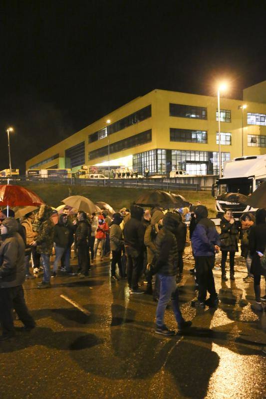 Los supermercados que inician ocho jornadas de huelga son: Alimerka, Masymas, La Quintana, El Arco y La Plaza de Dia. La huelga ha comenzado a las 22 horas del viernes 20 de diciembre y se prolongará durante los días 21, 22, 23, 24, 28, 29, 30 y 31 de diciembre.