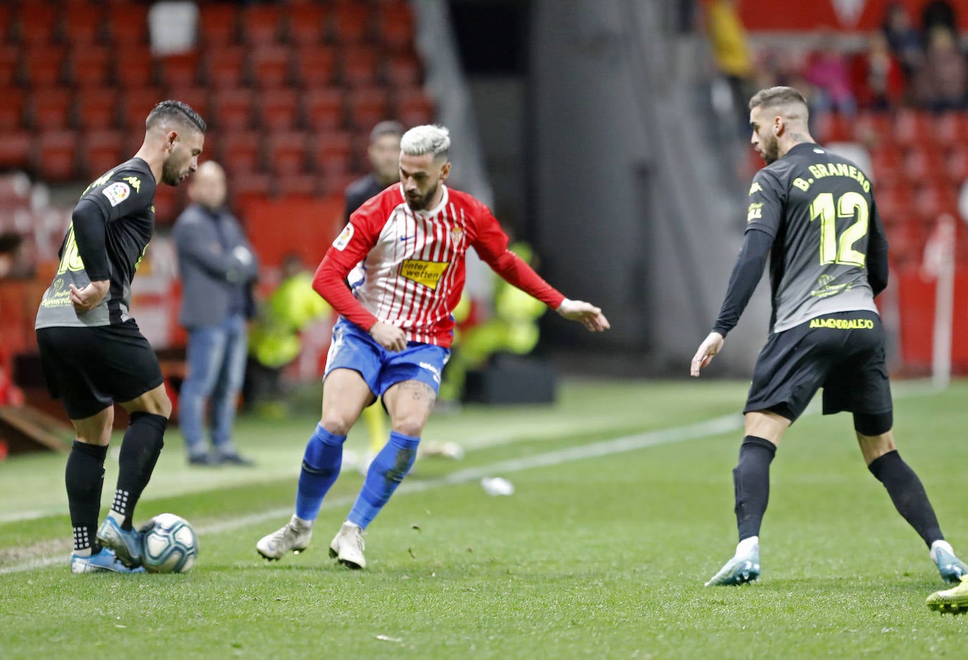 La derrota (0-1) enfureció a la afición local y aceleró la destitución de José Alberto como técnico rojiblanco. 