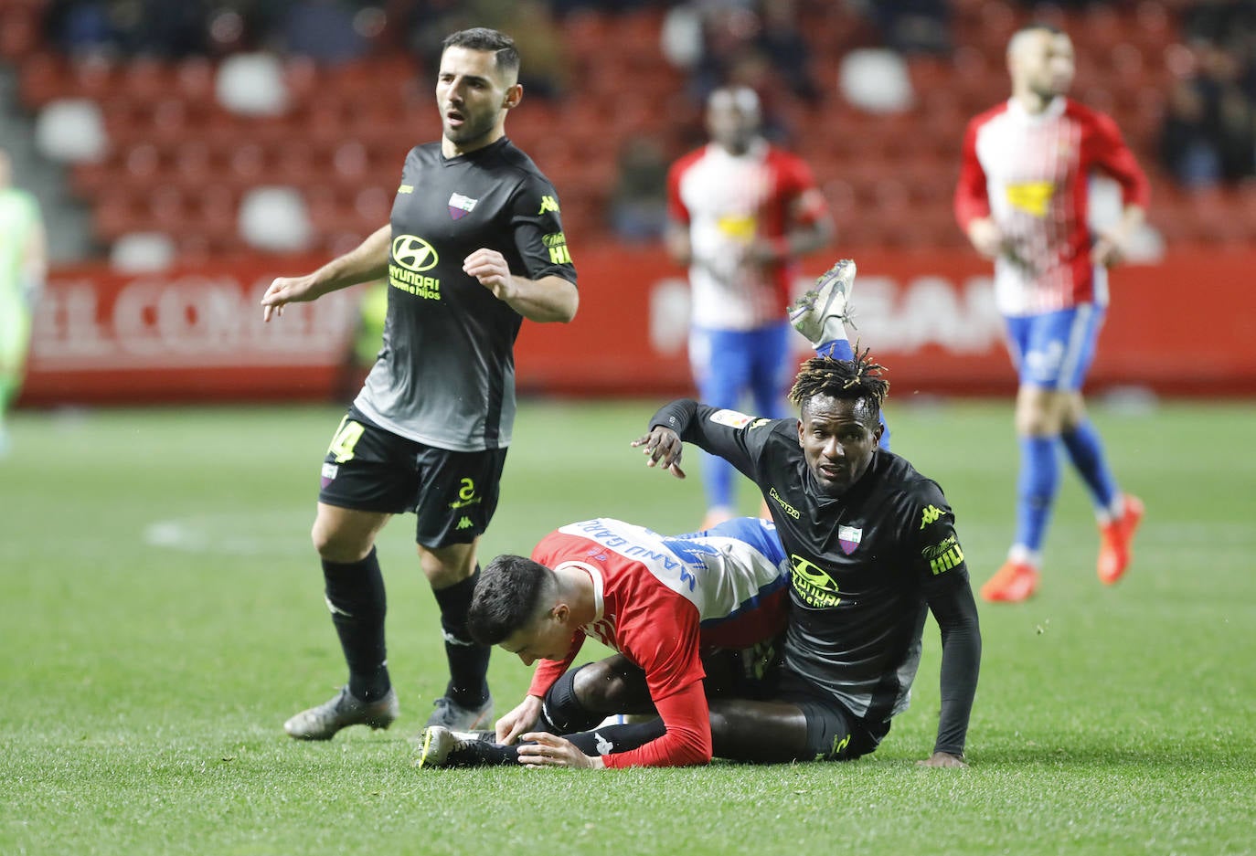 La derrota (0-1) enfureció a la afición local y aceleró la destitución de José Alberto como técnico rojiblanco. 