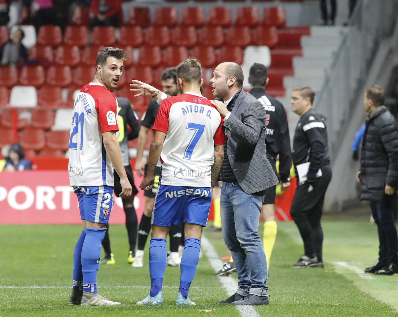 La derrota (0-1) enfureció a la afición local y aceleró la destitución de José Alberto como técnico rojiblanco. 