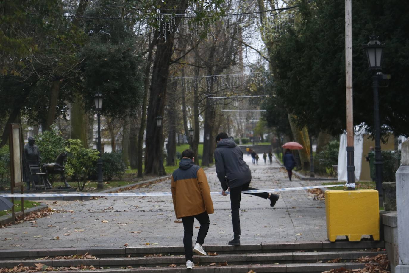 La región, en alerta roja por viento y oleaje.