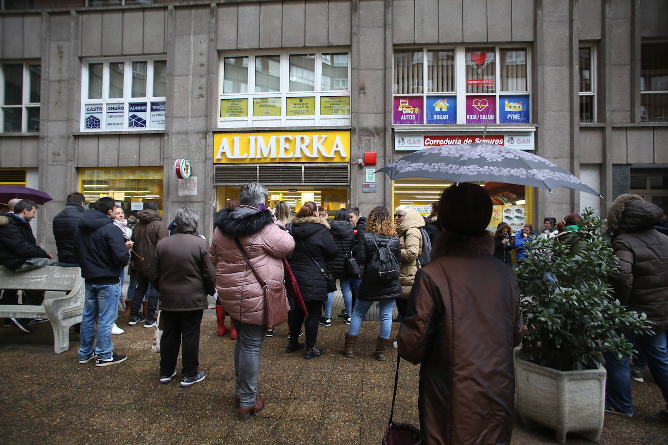 Más de 12.000 trabajadores de supermercados asturianos están llamados a secundar ocho días de huelga.