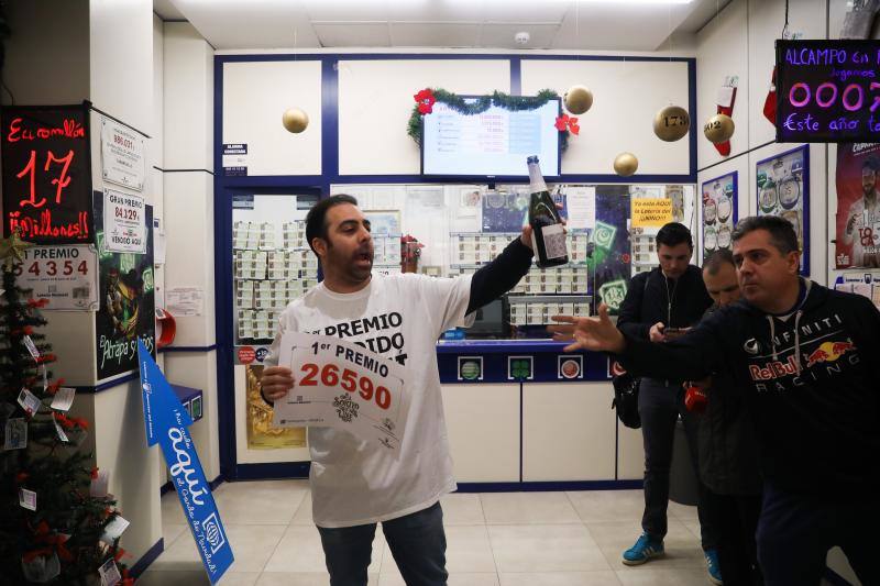 El número 26590, premiado con el Gordo, también se ha vendido en Sevilla. 