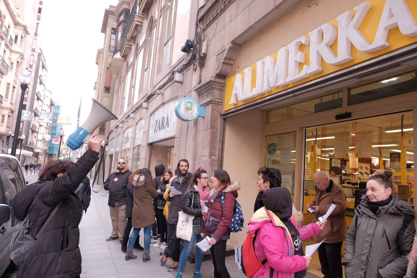 Segunda jornada de la huelga de supermercados.