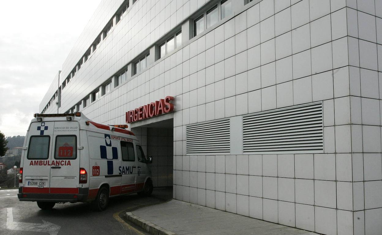 Detenido en el Hospital San Agustín, a donde llevó a su pareja tras agredirla 