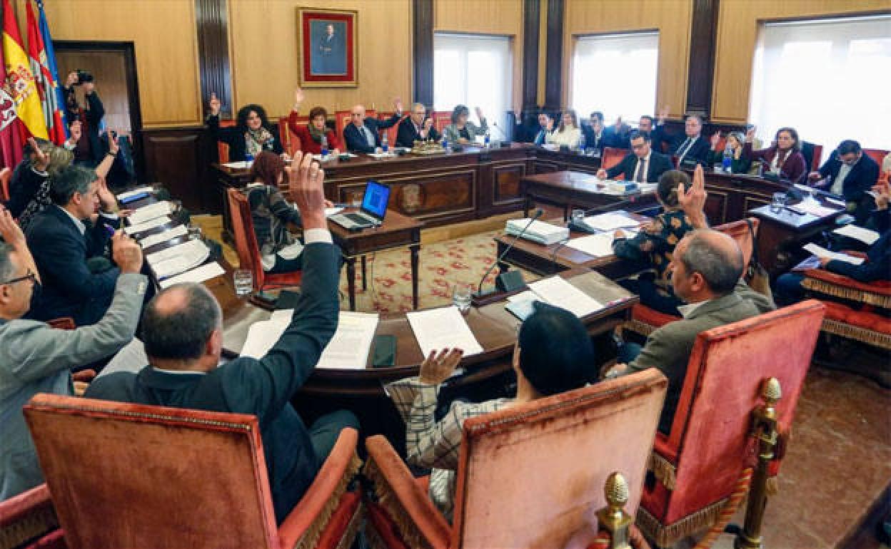 Pleno ordinario en el Ayuntamiento de León.