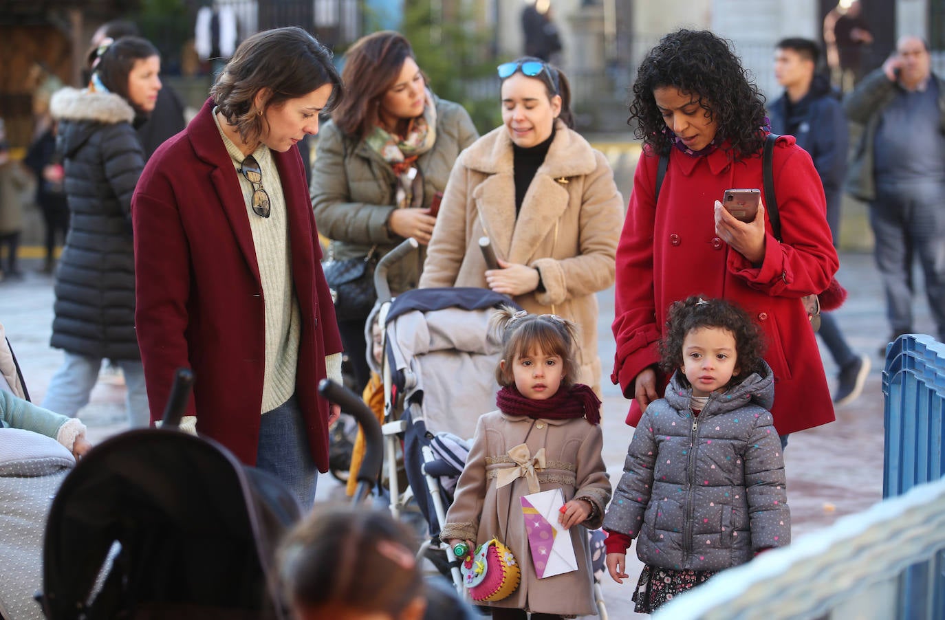 El enviado real ha recogido los deseos de los niños de la ciudad para estas Navidades. 
