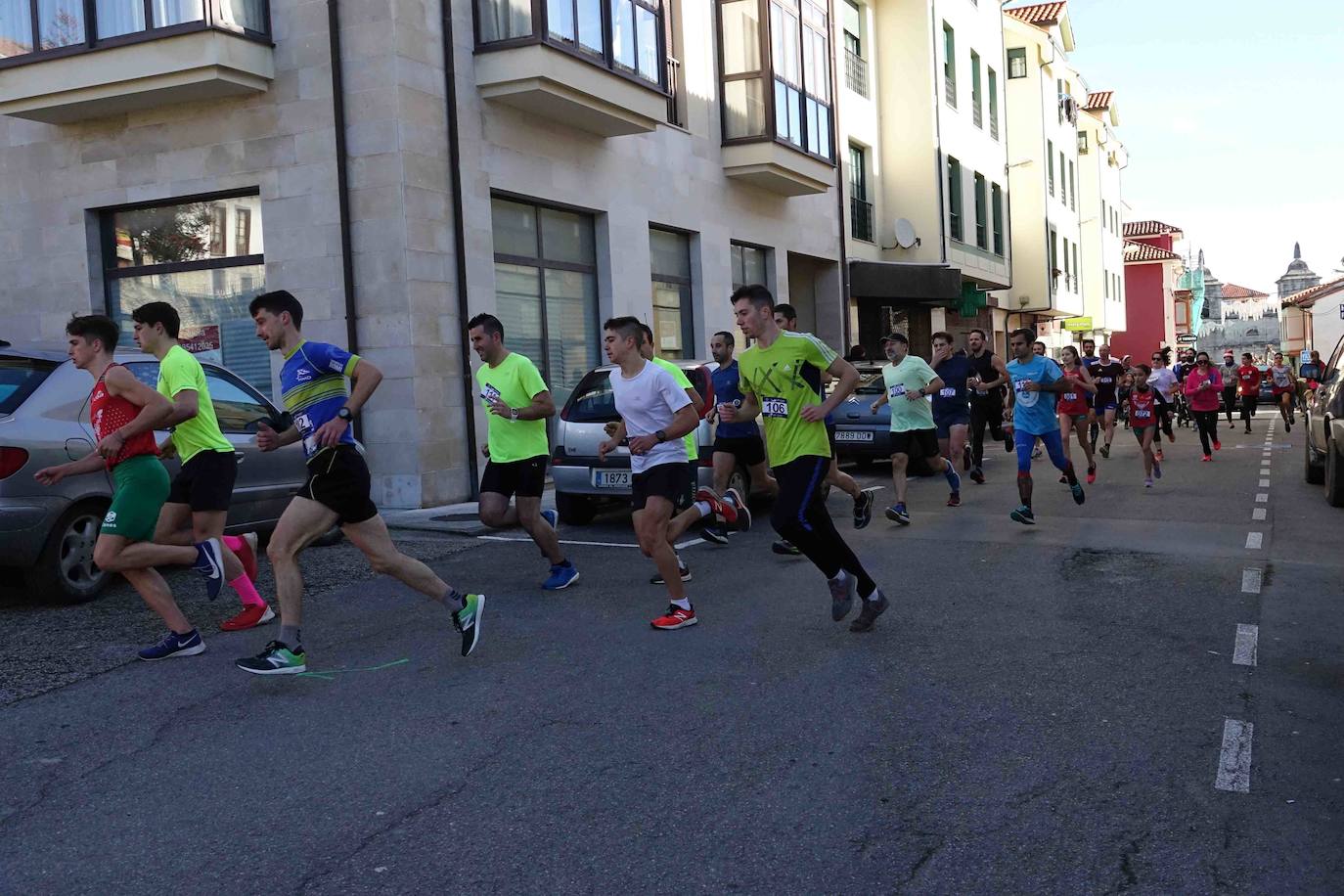 La localidad del Oriente asturiano ha celebrado este domingo la San Silvestre en sus diferentes categorías. 