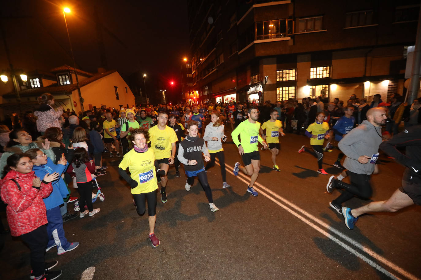 Manu Guerreiro y Herrero se han impuesto en la San Silvestre de Avilés, que este año ha reunido a cerca de 2.800 corredores.