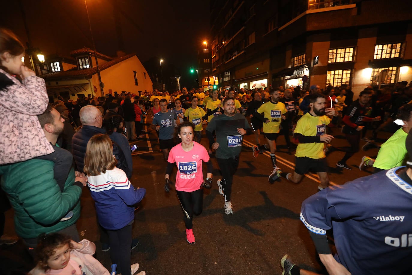 Manu Guerreiro y Herrero se han impuesto en la San Silvestre de Avilés, que este año ha reunido a cerca de 2.800 corredores.