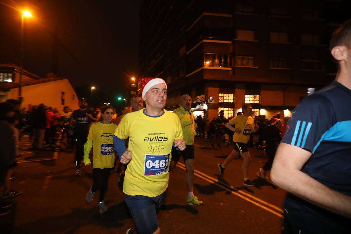 Manu Guerreiro y Herrero se han impuesto en la San Silvestre de Avilés, que este año ha reunido a cerca de 2.800 corredores.