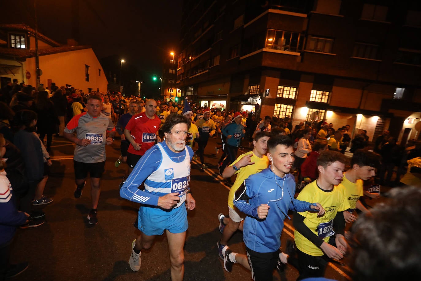 Manu Guerreiro y Herrero se han impuesto en la San Silvestre de Avilés, que este año ha reunido a cerca de 2.800 corredores.