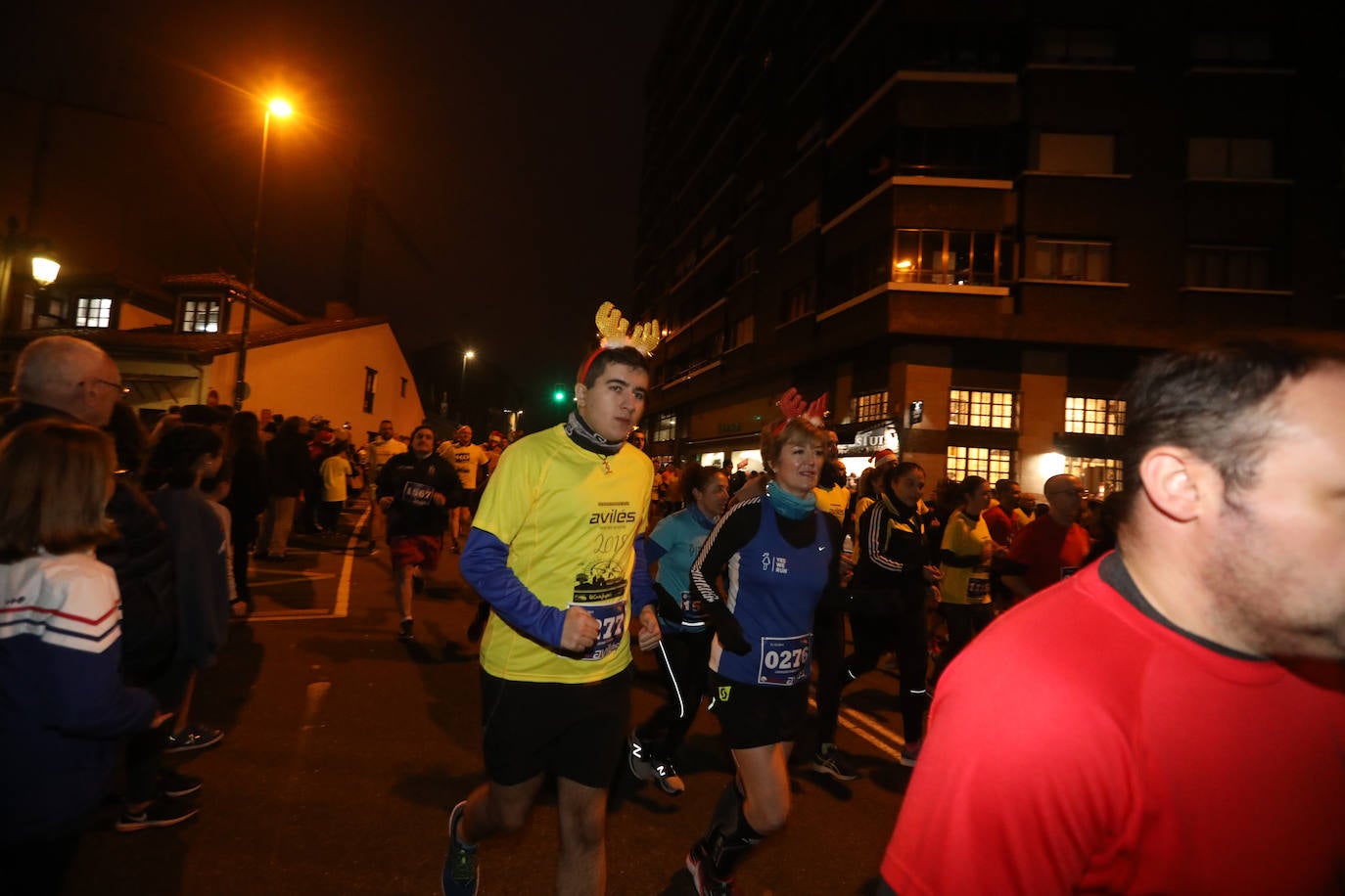 Manu Guerreiro y Herrero se han impuesto en la San Silvestre de Avilés, que este año ha reunido a cerca de 2.800 corredores.