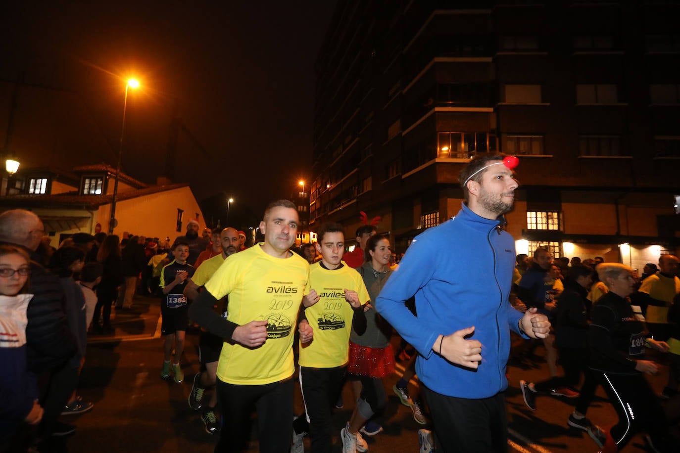 Manu Guerreiro y Herrero se han impuesto en la San Silvestre de Avilés, que este año ha reunido a cerca de 2.800 corredores.