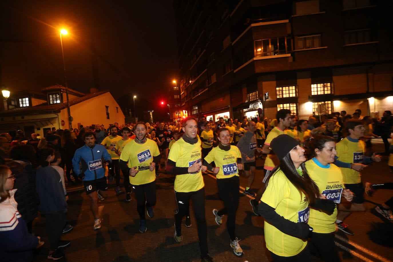 Manu Guerreiro y Herrero se han impuesto en la San Silvestre de Avilés, que este año ha reunido a cerca de 2.800 corredores.