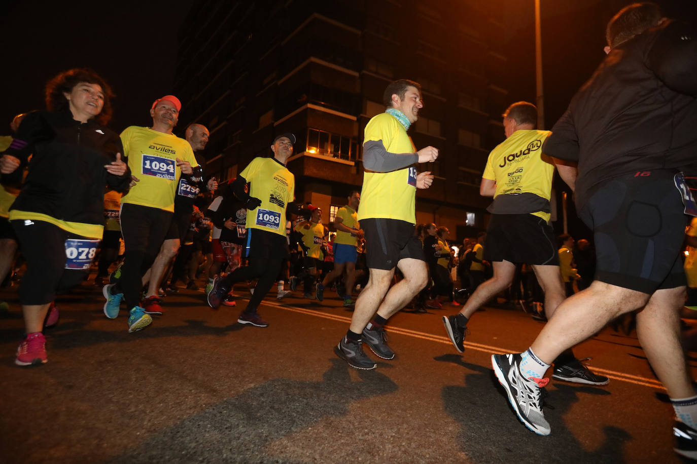 Manu Guerreiro y Herrero se han impuesto en la San Silvestre de Avilés, que este año ha reunido a cerca de 2.800 corredores.