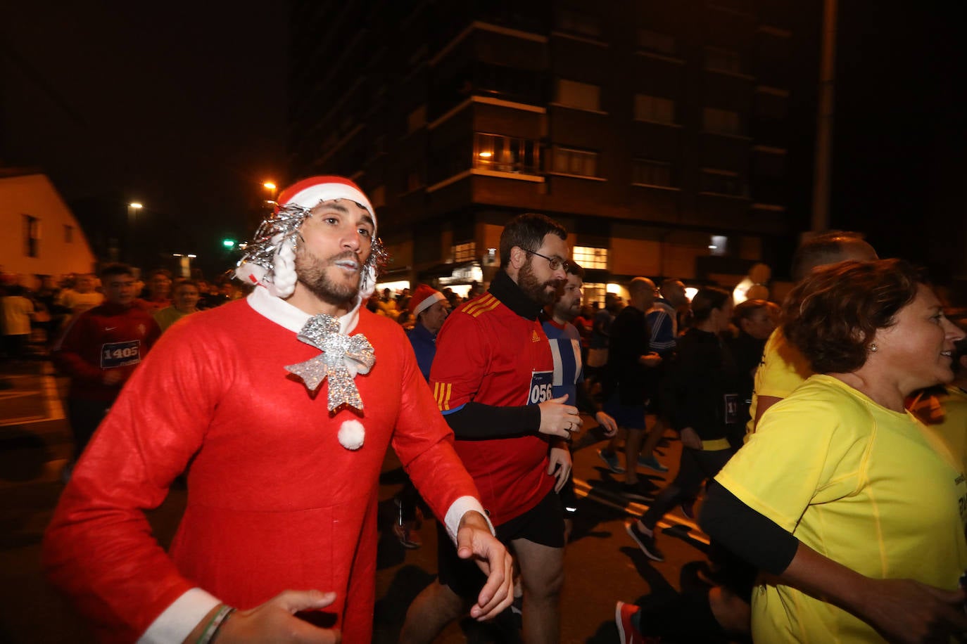 Manu Guerreiro y Herrero se han impuesto en la San Silvestre de Avilés, que este año ha reunido a cerca de 2.800 corredores.