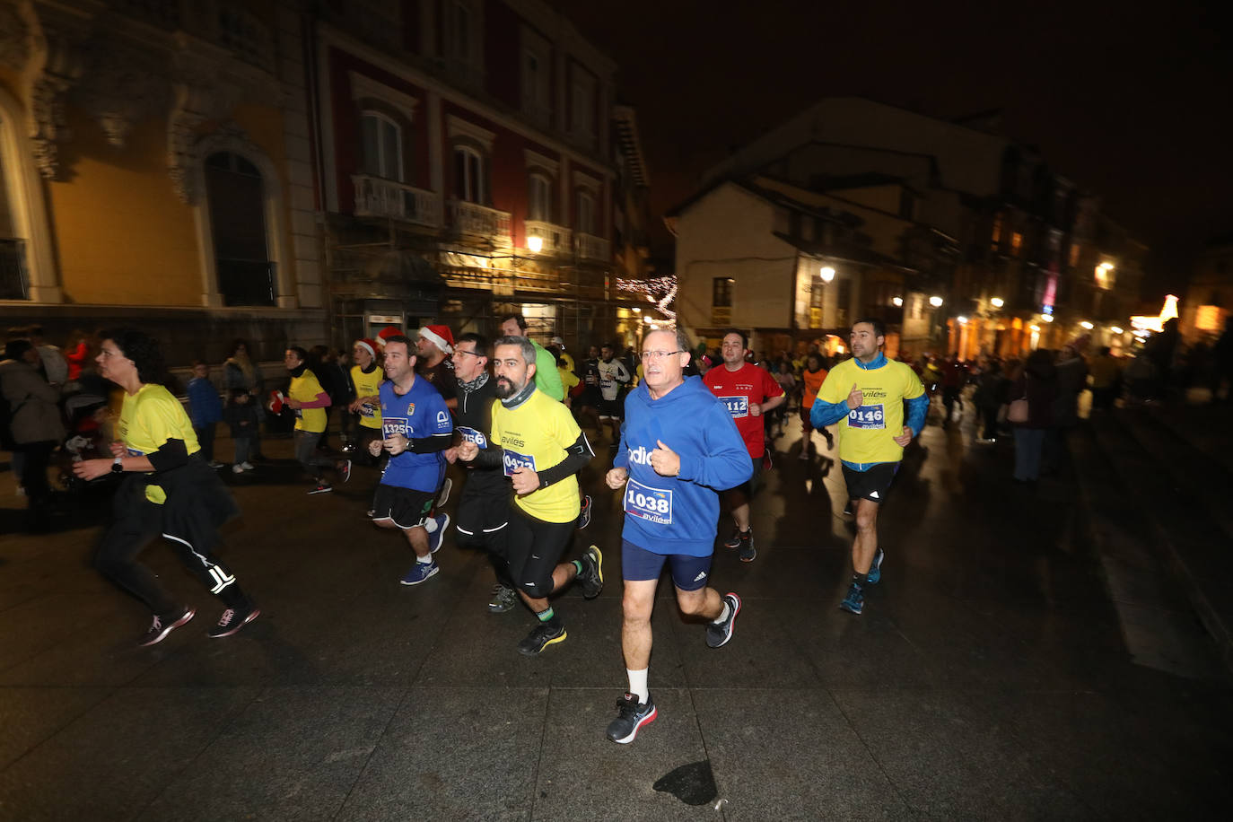 Manu Guerreiro y Herrero se han impuesto en la San Silvestre de Avilés, que este año ha reunido a cerca de 2.800 corredores.