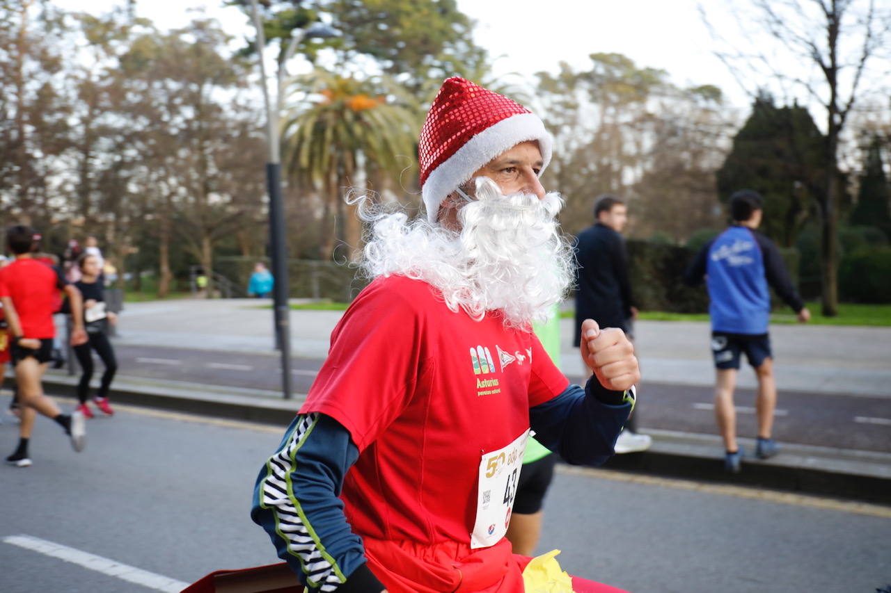 Fotos: Diversión en la San Silvestre de Gijón