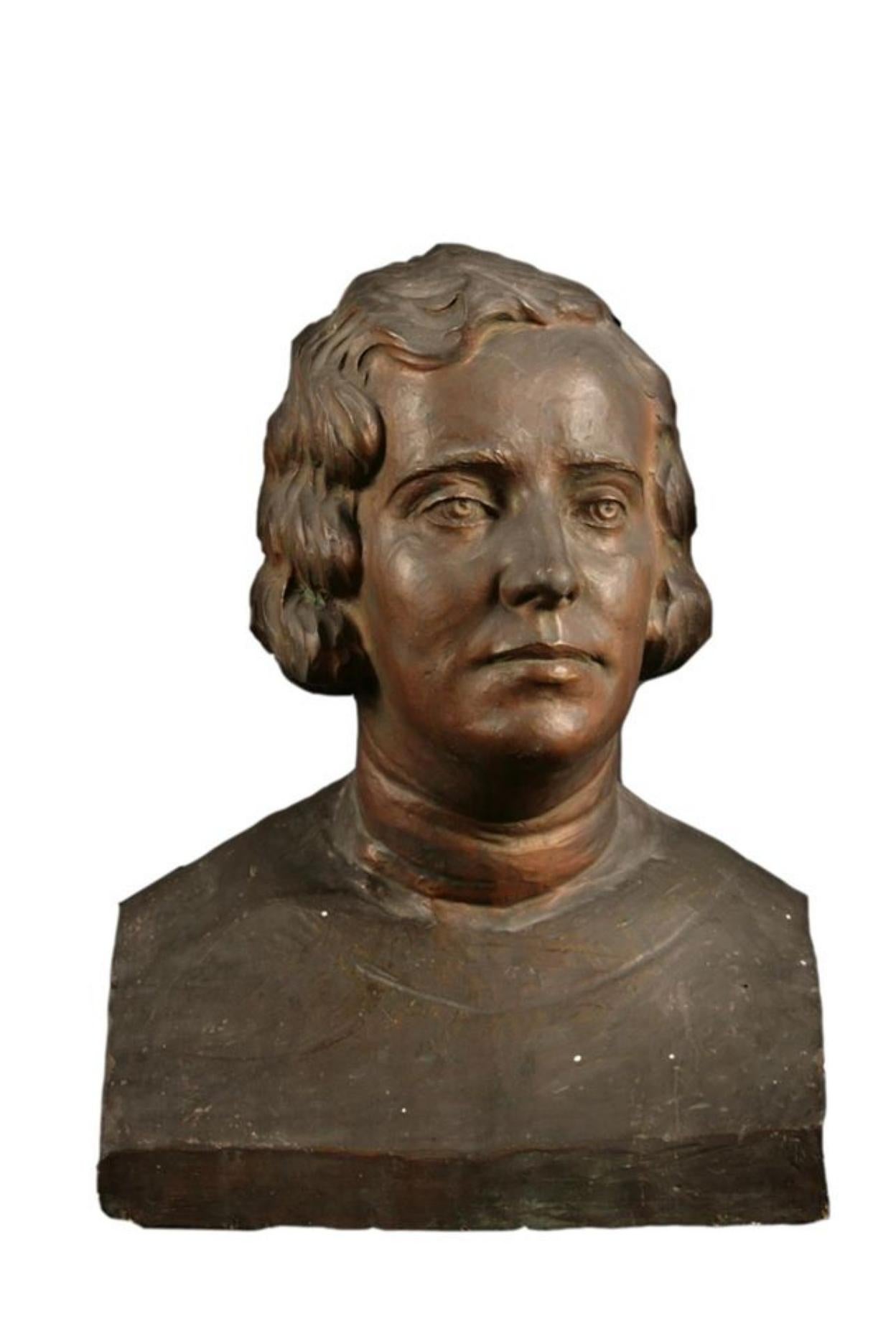 Amelia Fernández, Dolores Villameriel y Pablo Alonso. Debajo, las obras donadas. 