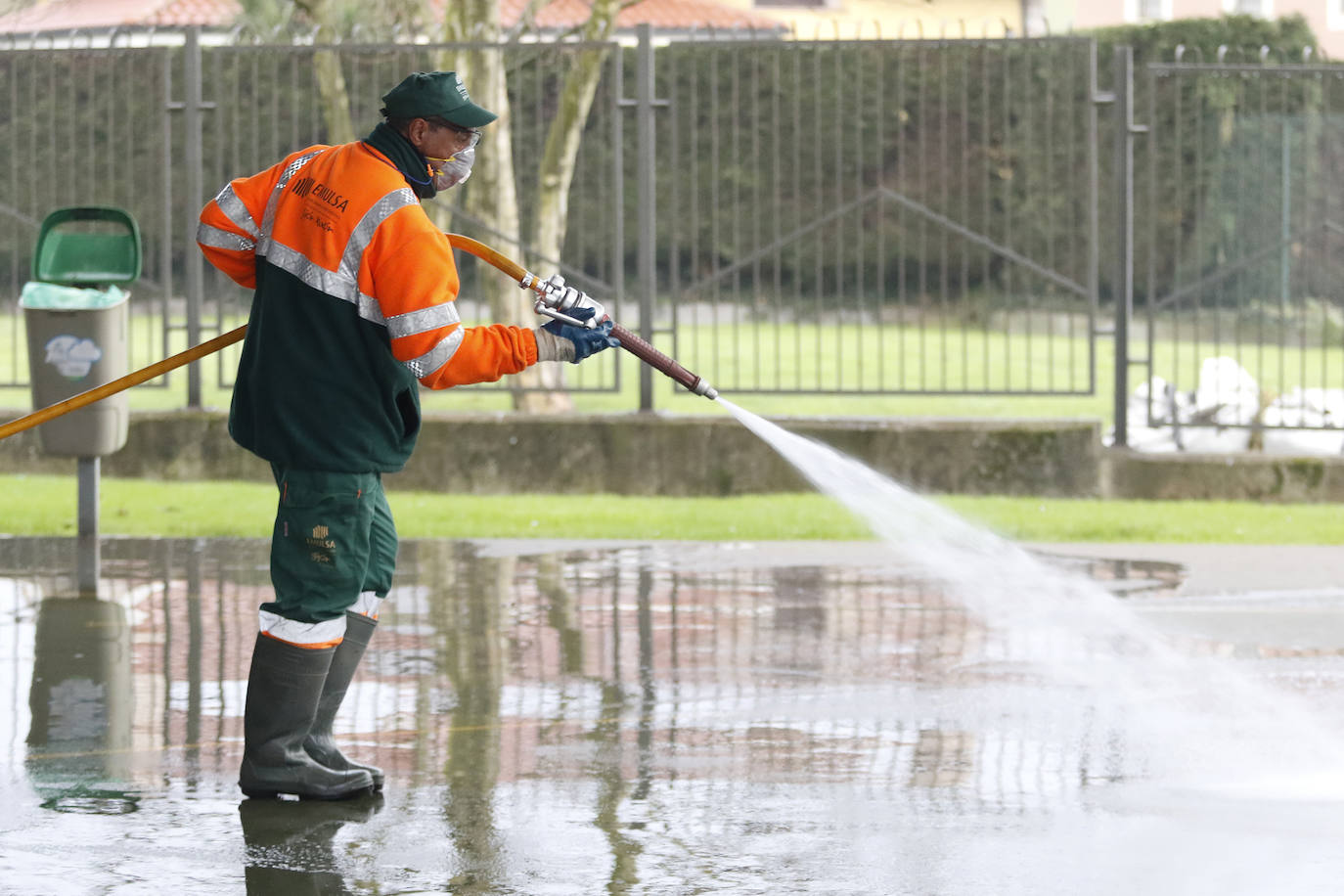 Prosiguen los baldeos en la zona por los niveles de contaminación