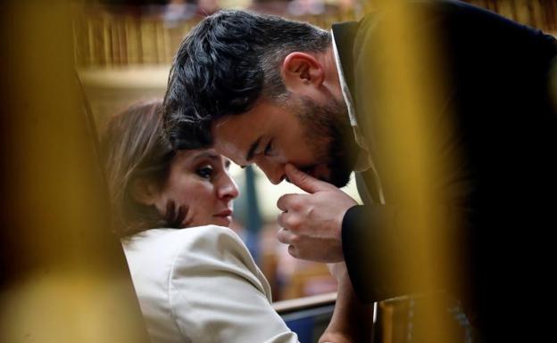 Adriana Lastra y Gabriel Rufián, encargados de negociar la investidura por parte de PSOE y Esquerra. 