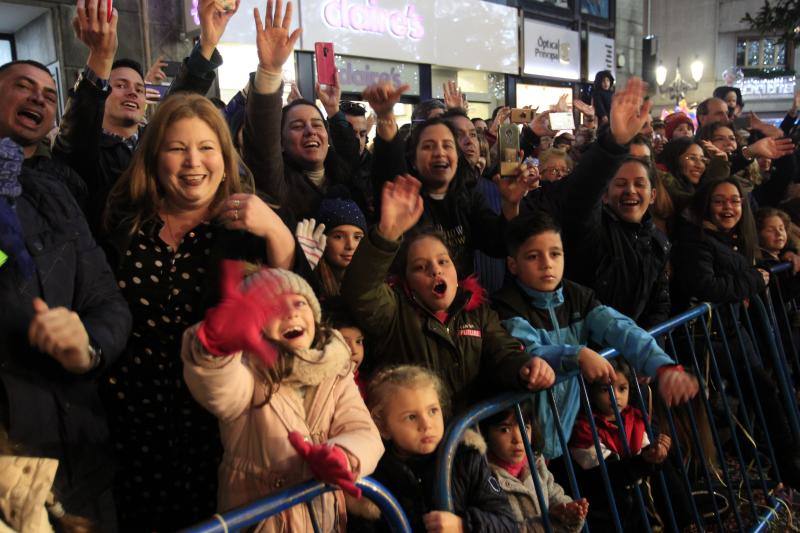 Fotos: Toneladas de ilusión en el desfile de Oviedo