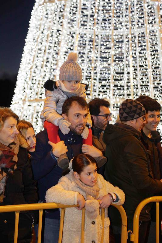 Los Reyes llegaron al oriente de Asturias: Amieva, Cabrales, Arriondas, Infiesto, Colombres, Panes, Ponga, Ribadesella, Villamayor, Cangas de Onís y Llanes cargados de buenos deseos. 