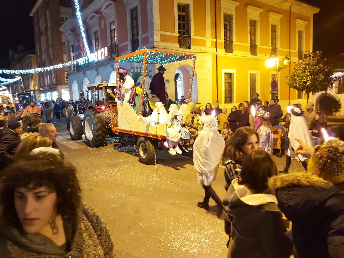 Los Reyes llegaron al oriente de Asturias: Amieva, Cabrales, Arriondas, Infiesto, Colombres, Panes, Ponga, Ribadesella, Villamayor, Cangas de Onís y Llanes cargados de buenos deseos. 