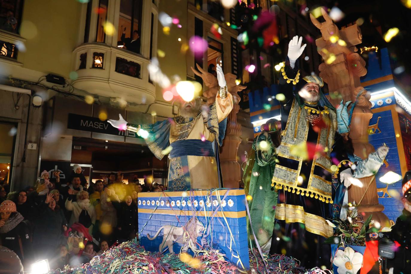 Fotos: ¿Estuviste en la cabalgata de Reyes de Gijón? ¡Búscate! (2)