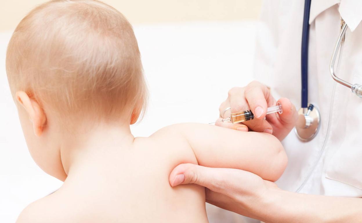 Vacunas que no financia Sanidad y aconsejan los pediatras: mil euros por niño