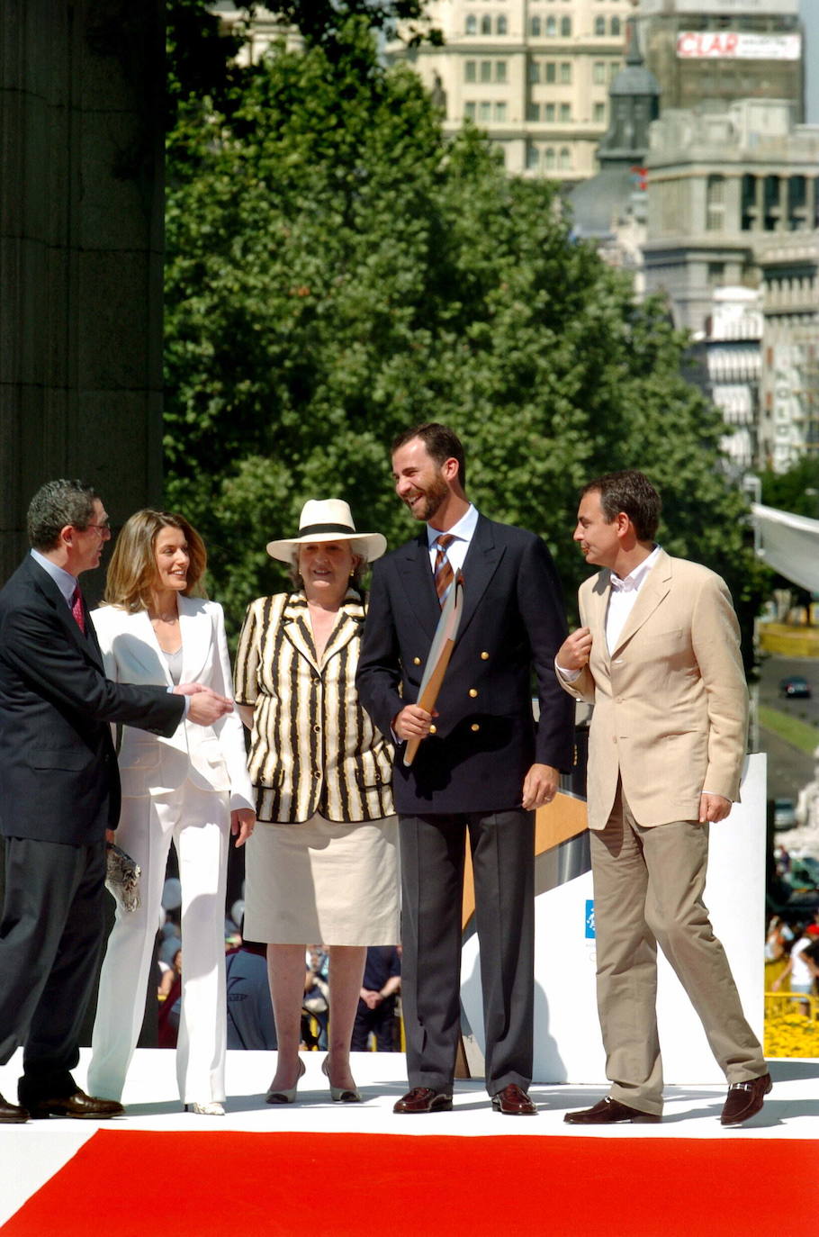 La infanta Pilar de Borbón visitó en muchas ocasiones el Principado. Ceremonias de entrega de los Premios Príncipe de Asturias en Oviedo o concursos hípicos disputados en Gijón fueron algunas de las citas que no eludió la hermana mayor del rey Juan Carlos.