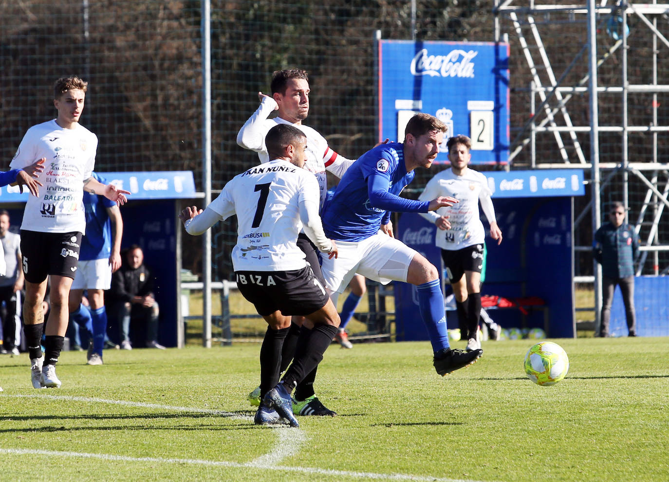 El conjunto azul mostró una de sus versiones más erráticas y cayó con claridad en El Requexón. 