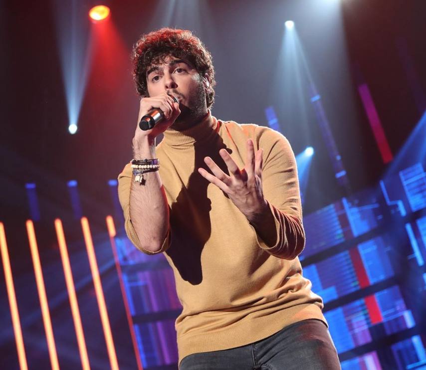 Rafa llega a OT desde Adamuz (Córdoba) y tiene 23 años. Se ha formado en Arte Dramático y antes de entrar a OT 2020, actuaba con el grupo de flamenco fusión Morango. 